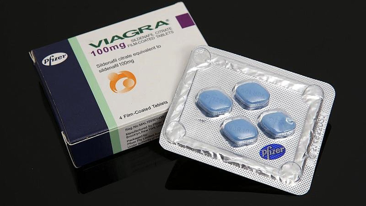Viagra 100 mg kutusu ve 4 tabletlik blister